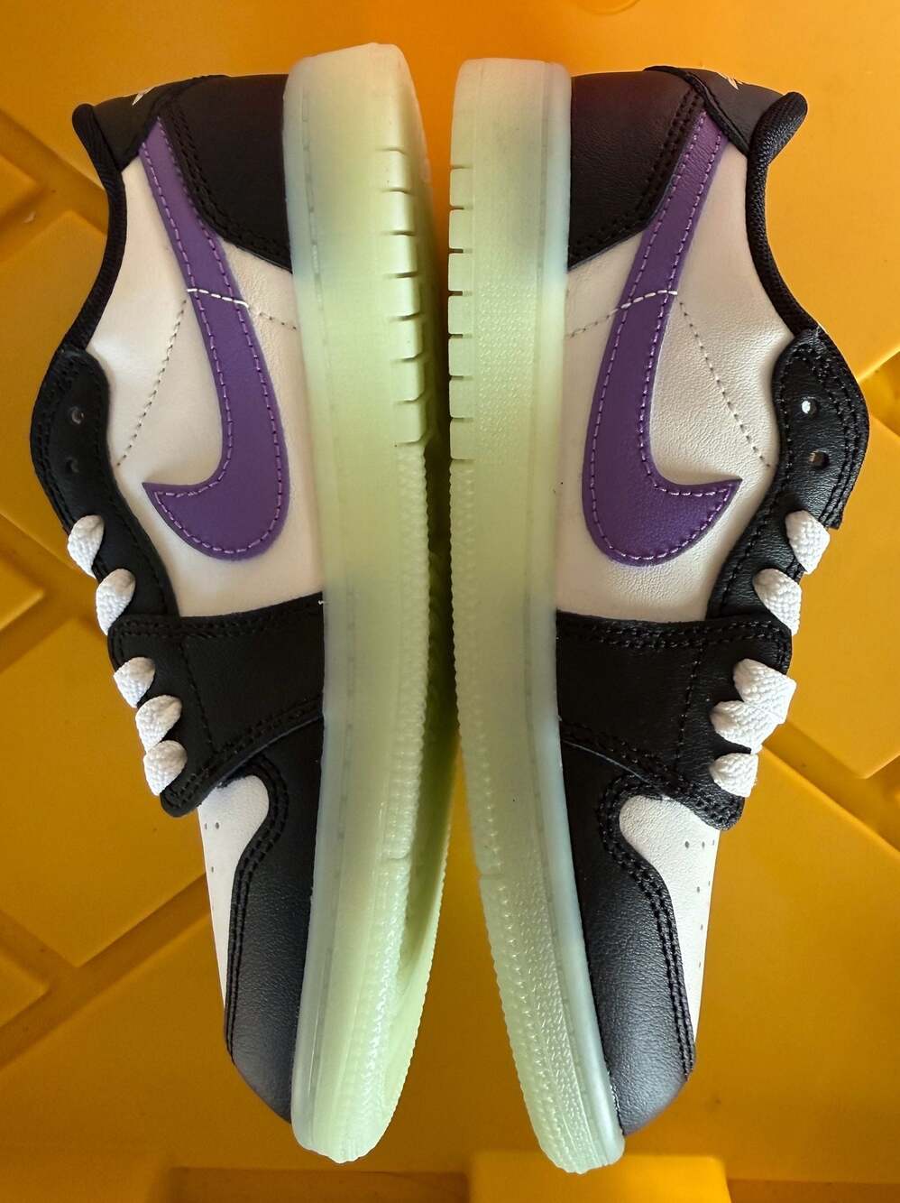 Nike Air Jordan 1 Retro Low OG Berry Glow GS
